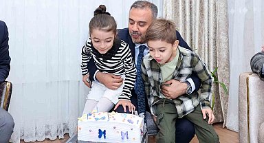 Başkan Toptaş'tan şehit öğretmen kızına doğum günü sürprizi