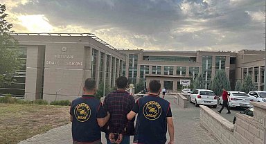 Batman'da 37 ve 11 yıl kesinleşmiş hapis cezası bulunan firariler yakalandı