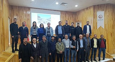 Batman'da Güney Kore ve Nepal'den gelen uzmanlar arıcılık eğitimi verdi