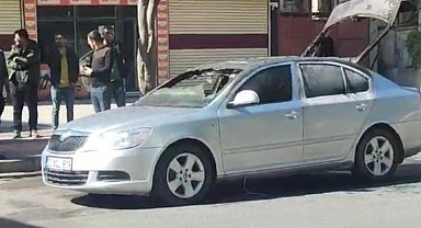 Batman'da seyir halindeki otomobil alev aldı