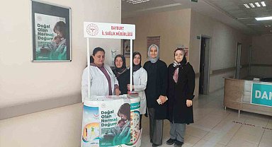 Bayburt'ta sağlık çalışanlarınca stant açılarak normal doğuma dikkat çekildi