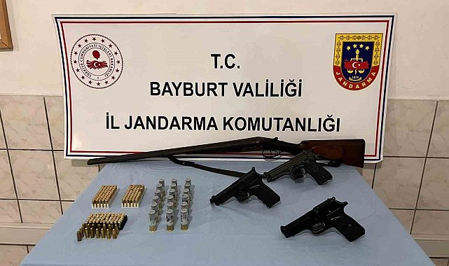 Bayburt'ta silah ve mühimmat kaçakçılığı operasyonu