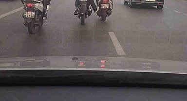 Benzini biten motosikletlinin yardımına başka bir motosiklet sürücüsü koştu