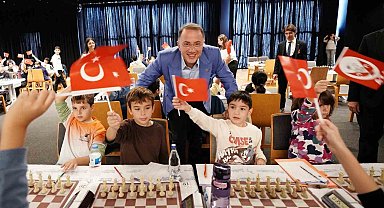 Beylikdüzü'nde 29 Ekim ve Ata'ya Saygı Satranç Turnuvası'na yoğun ilgi