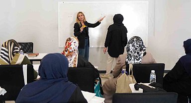 Beylikdüzü'nde okuma yazma kursunun yeni dönemi başladı