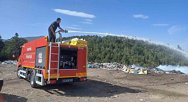 Beyşehir'de çöp toplama merkezinde çıkan yangın söndürüldü