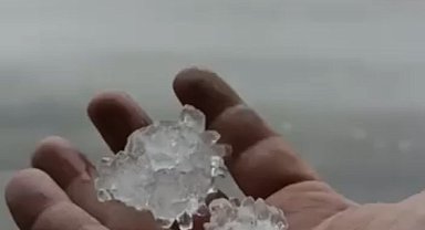 Biga'da ceviz büyüklüğünde dolu yağdı