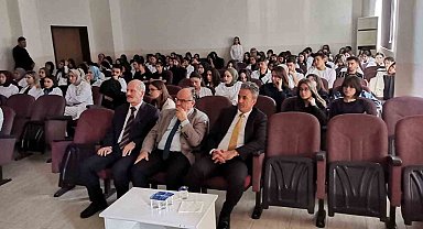 Bilecik'te öğrencilere süt ve kek ikramı yapıldı