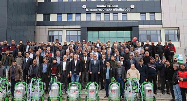 Bingöl'de çiftçilere yüzde 50 hibeli süt sağım makinesi dağıtıldı