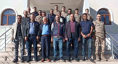 Bingöl'de jandarma ekipleri vatandaşları dolandırıcılık konusunda bilgilendirdi