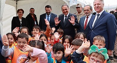 Bingöl'de TÜBİTAK 4007 Bilim ve Teknoloji Şenliği başladı