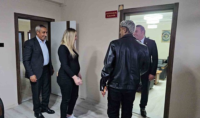 Bitlis Özgüzelderespor futbolcusu Süphan Dağı eteğinde nikah masasına oturdu