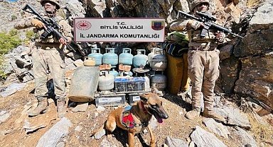 Bitlis'te terör örgütüne ait sığınak ve çok sayıda malzeme ele geçirildi