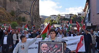 Bitlis'te yüzlerce vatandaş İsrail'in zulmünü kınamak için yürüdü