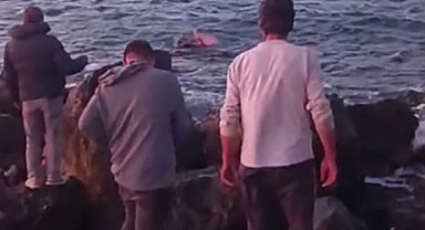 Boğulmak üzere olan bir vatandaşı balıkçı kurtardı