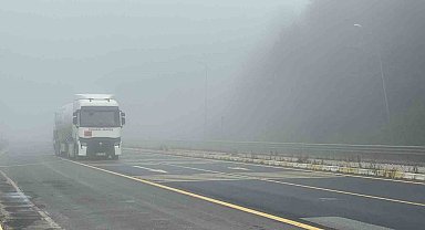 Bolu Dağı'nda sis sebebiyle görüş mesafesi 30 metreye düştü