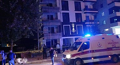 Boşanma aşamasındaki genç kadın 5. kattan atladı