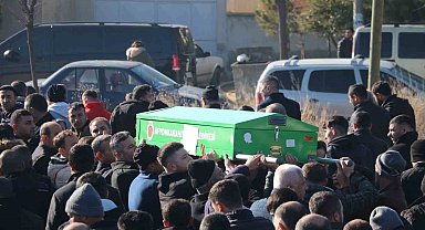 Boşanmak üzere olduğu karısı ile ailesinden 3 kişiyi katleden zanlıya mahkemeden ceza yağdı