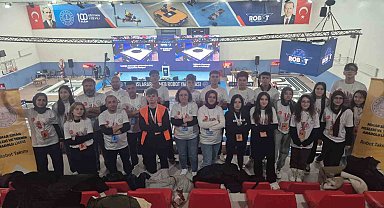 Bozüyük Mimar Sinan Mesleki ve Teknik Anadolu Lisesi Robot Takımı yarışmaya damga vurdu