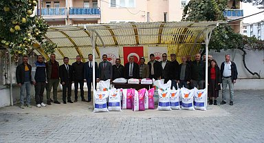 Bozüyük'te çiftçilere yem bitkisi tohumu dağıtıldı