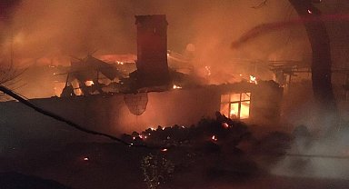 Burdur'da sabaha karşı çıkan yangında ev alevlere teslim oldu