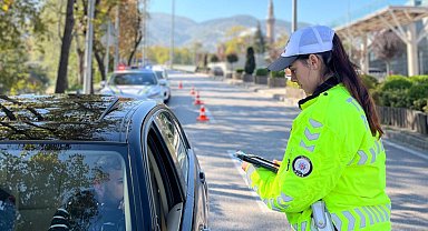 Bursa Emniyet Müdürlüğü 1 haftalık bilançoyu açıkladı: 9 bin 341 araç sürücüsüne idari ceza kesildi