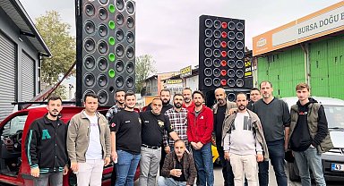 Bursa'da modifiye tutkunlarından renkli buluşma