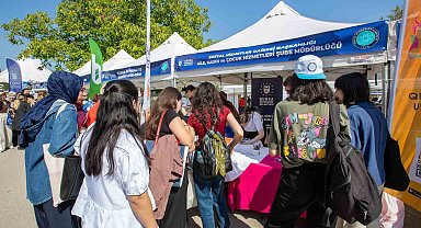 Bursa'da üniversiteli gençlere sıcak karşılama