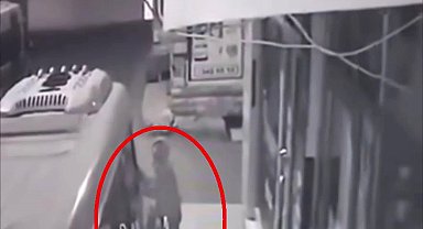 Bursa'da vicdansız hırsız kamerada: SMA hastası bebeğin kumbarasını çaldı