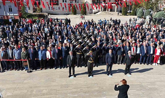 Büyükçekmece'de Cumhuriyetin 101. yılı kutlanıyor