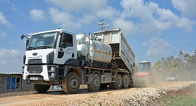 Büyükşehir Belediyesi, Tarsus'ta köy yollarını yeniliyor