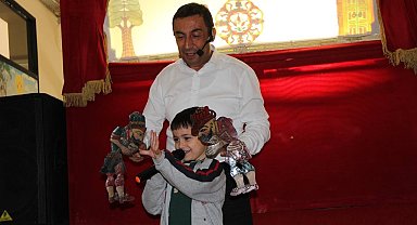 Büyükşehir şehrin her köşesinde çocuklara 'Bir Hikaye Bin Neşe' götürüyor