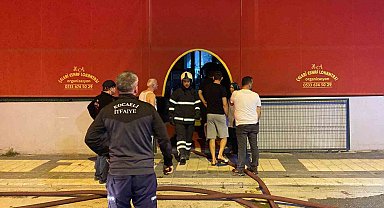 Buzdolabı lokantada yangın çıkardı