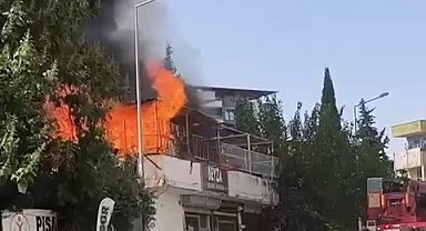 Çatıda çıkan yangın korkuttu