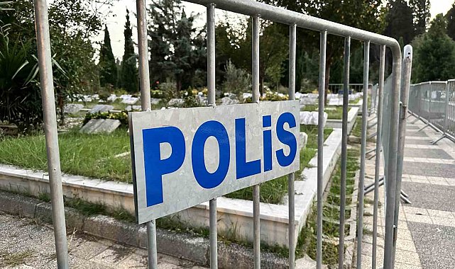 Cem Garipoğlu'nun mezarının çevresinde demir bariyerli önlem