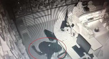 Cezaevinden firar etti, eczaneden ilaç ve para çalınca yakalandı