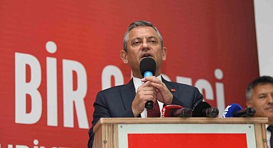 CHP Genel Başkanı Özgür Özel, Esenyurt'ta üye katılım törenine katıldı