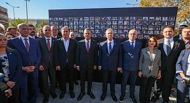 CHP lideri Özel, Ankara Garı'ndaki terör saldırısında ölenlerin anısına yapılan anıtın açılışına katıldı