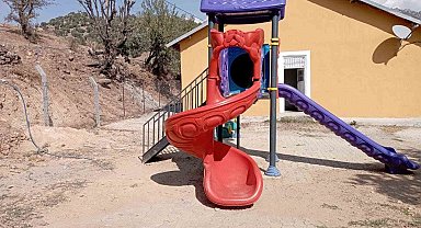 Çocuklar istedi, kaymakam yerine getirdi: Batman'da köy okullarına çocuk parkları yapıldı