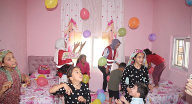 Çocukların yeni yuvası anneyi gözyaşlarına boğdu