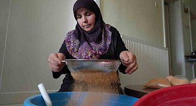 Coğrafi işaretli tarhunu besin değeri yüksek tarhanayla birleştiren ev hanımı siparişlere yetişemiyor