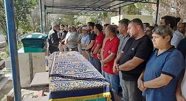 Çöken balkonun altında can veren baba ve oğlu son yolculuğuna uğurlandı
