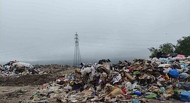 Çöp yığınları tehlike saçıyor