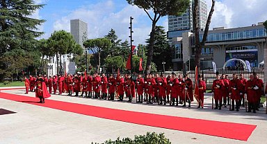 Cumhurbaşkanı Erdoğan, Arnavutluk'ta resmi törenle karşılandı