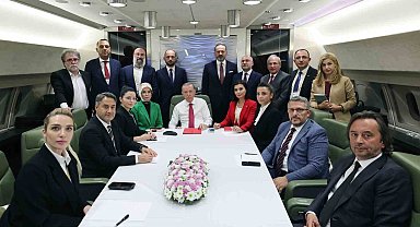 Cumhurbaşkanı Erdoğan: "Genel başkan yardımcılarında bazı değişiklikler olabileceği gibi aynı şekilde kabinede de duruma göre değerlendirmelerimizi yaparız"