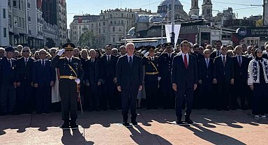 Cumhuriyet Bayramı öncesi Taksim'de tören düzenlendi