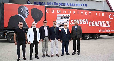 Cumhuriyet Tırı 29 Ekim coşkusunu Bursa'ya yayıyor