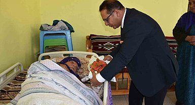 Cumhuriyetin 101. yılı dolayısıyla, 100 yaşını aşmış yaşlılar ziyaret edildi