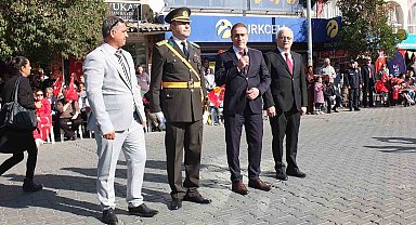 Cumhuriyetin 101.yılı Burhaniye' de törenlerle kutlandı