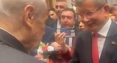 Devlet Bahçeli ile Ahmet Davutoğlu arasında gündem olan diyalog! 'Bu dönemde birikiminize çok önemli ihtiyaç var'